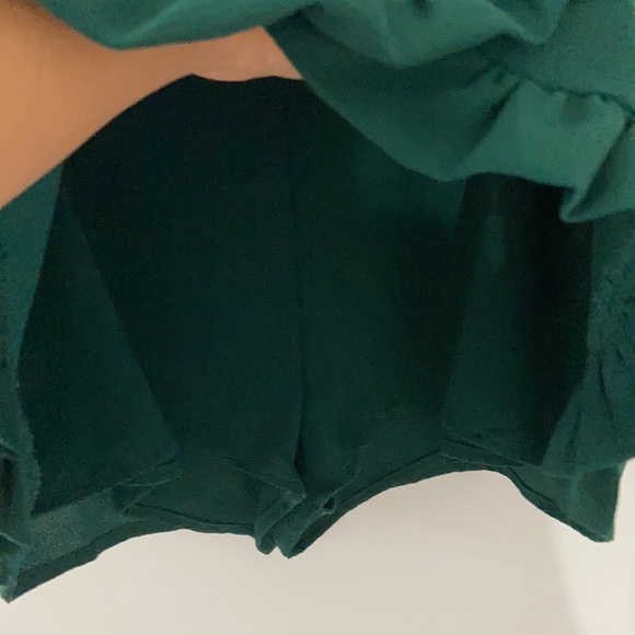 green skirt with shorts inside - Picture 3 of 5